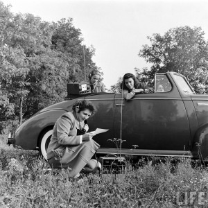 Female Radio Amateurs &copy; The Ham Radio Files, from blog article Historical Events in Amateur Radio, source http://wp4oca.blogspot.fi/